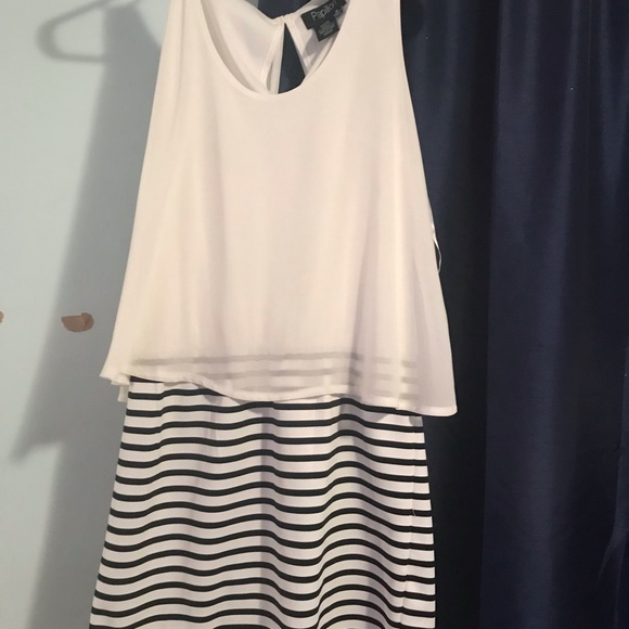 Papillion dress - Picture 4 of 4